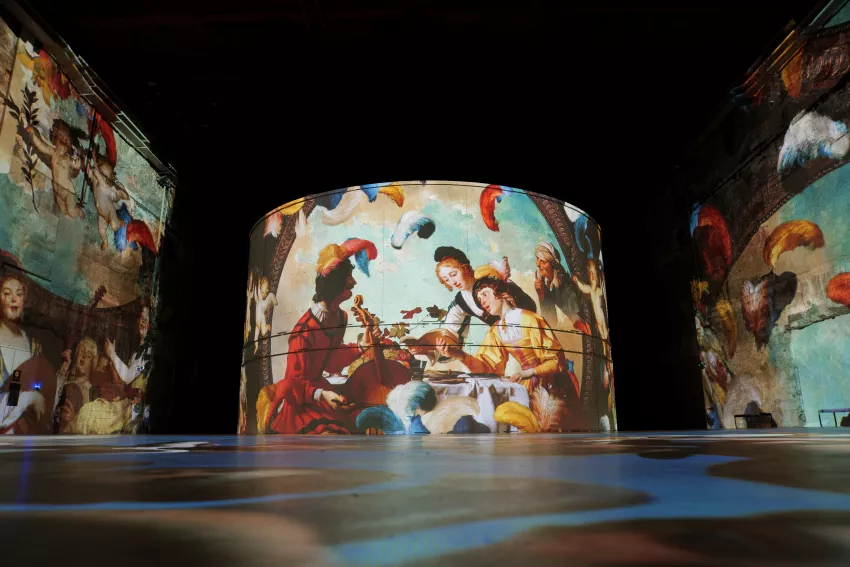 © Culturespaces / Vincent Pinson Espace exposition De Vermeer à Van Gogh aux Bassins