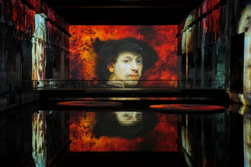 © Culturespaces / Vincent Pinson Espace exposition autoportrait Rembrandt Bassins