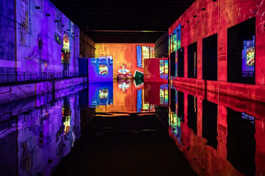 © Culturespaces / Eric Spiller Vue exposition Monet Renoir Chagall Bassins