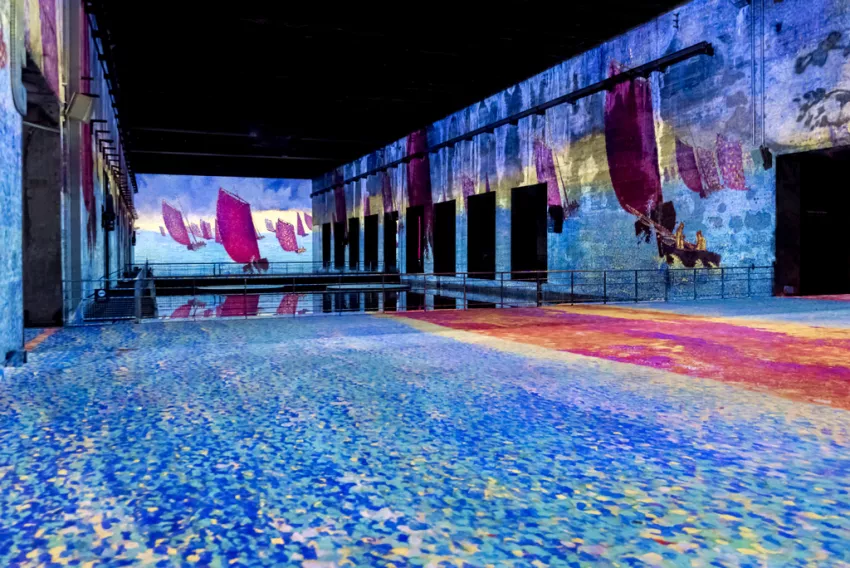 © Culturespaces / Eric Spiller Vue exposition Monet Renoir Chagall Bassins