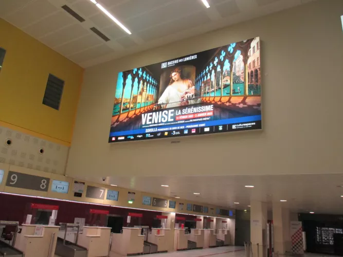 Affichage Bassins des Lumières aéroport